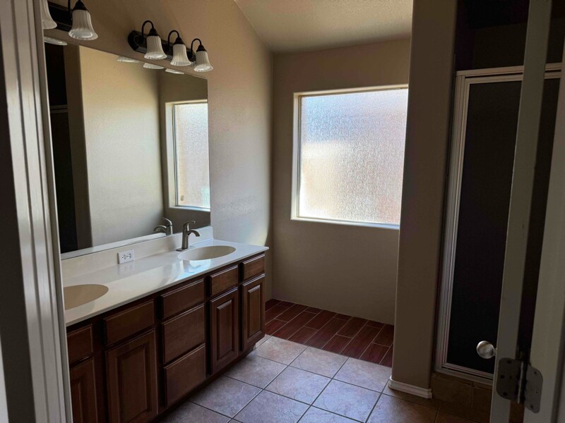 Building Photo - 5541 Medford Ct