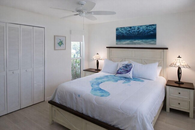 Building Photo - 2066 5th Ct SE