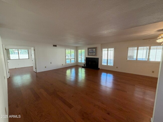 Building Photo - 10402 E Regal Dr