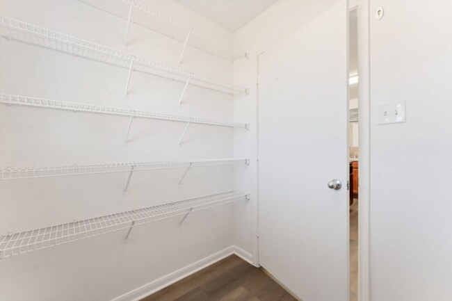 Building Photo - Stylish 3-Bedroom, 2-Bath in a Vibrant Spr...