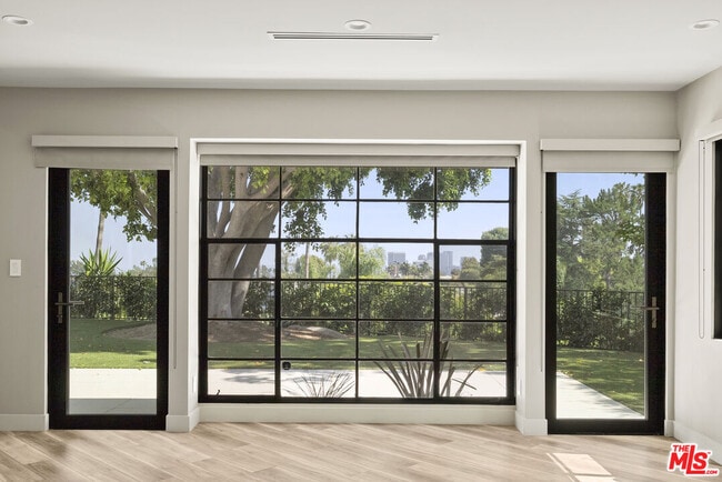 Building Photo - 10122 Sunbrook Dr