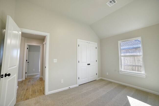 Building Photo - Brand New Home In Washington!