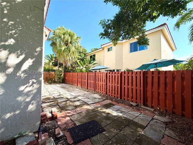 Building Photo - 4631 SW 154th Ct
