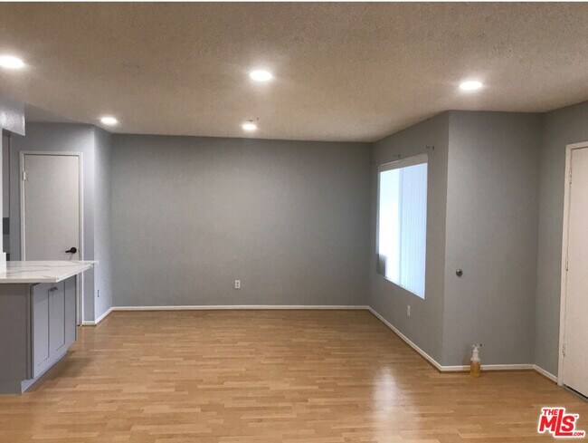 Building Photo - 10282 Tujunga Canyon Blvd