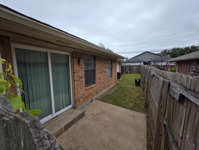 Building Photo - 4724 Berridge Ln
