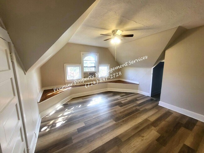 Building Photo - 345 Iroquois Pl