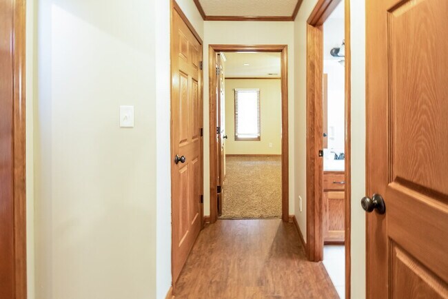 Building Photo - 7182 Golden Oaks Loop E