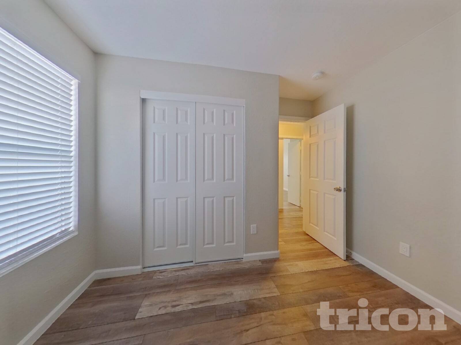 Building Photo - 857 E Saragosa St