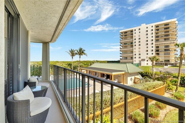 Building Photo - 10000 S Ocean Dr