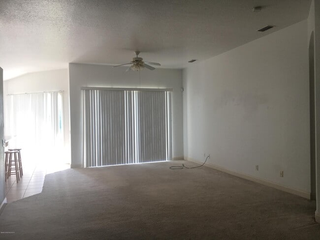 Building Photo - 3577 Hoofprint Dr