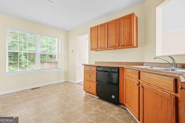 Building Photo - 2705 Waymar Dr SW