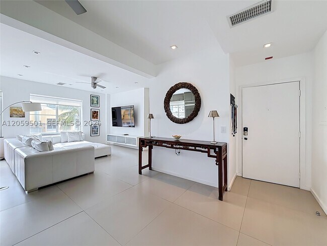 Building Photo - 1460 Ocean 404