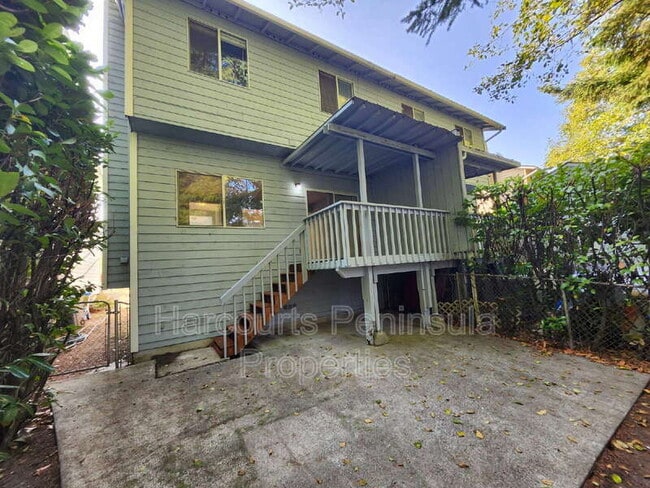 Building Photo - 13132 Lakeridge Cir NW