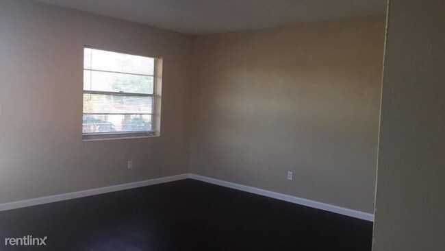 Building Photo - 512 SE 20th Ave