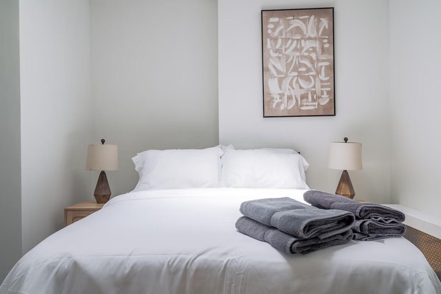 Building Photo - 218 E 104th St