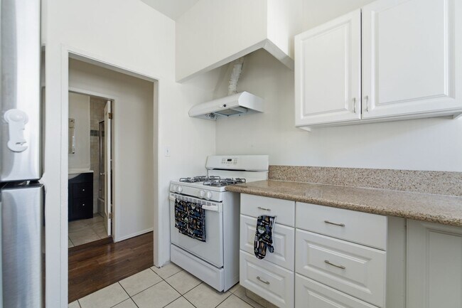 Building Photo - 408 N Spaulding Ave