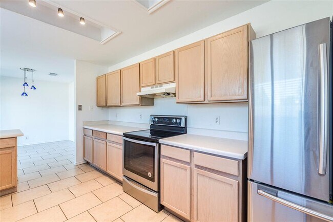 Building Photo - 17924 Narsitin Ln