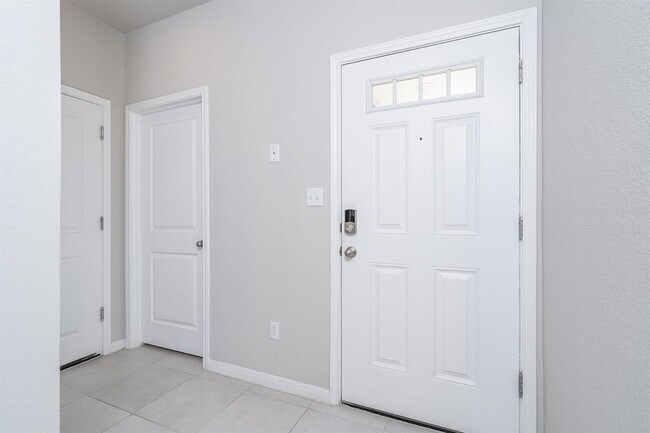 Building Photo - 113 Outlaw Dr