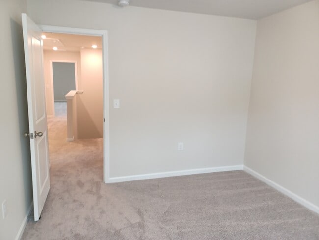 Building Photo - 1006 Depot Dr