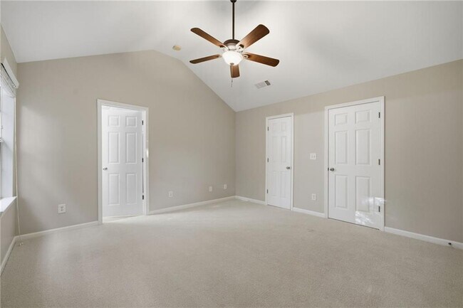 Building Photo - 326 Hidden Creek Ln