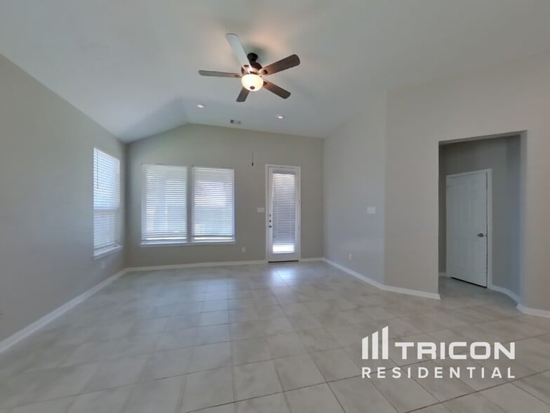 Building Photo - 4702 Westfield Pines Dr