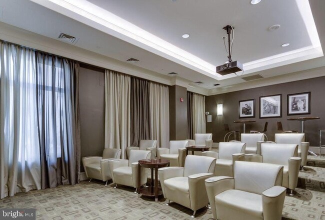 Building Photo - 851 N Glebe Rd