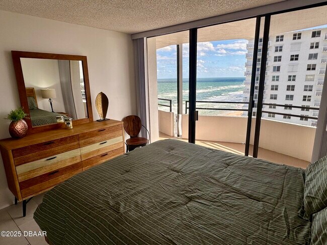 Building Photo - 2828 N Atlantic Ave