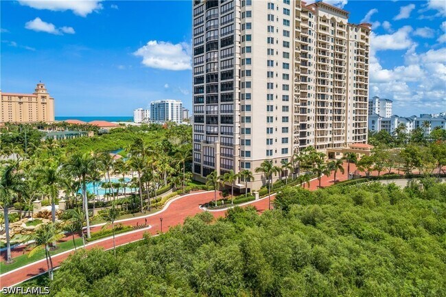 Building Photo - 8787 Bay Colony Dr