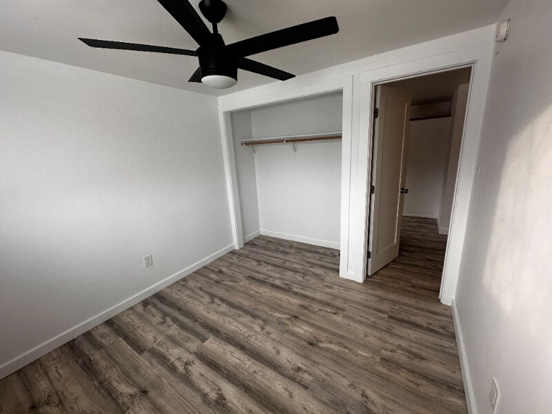 Building Photo - 215 S 19th Ave