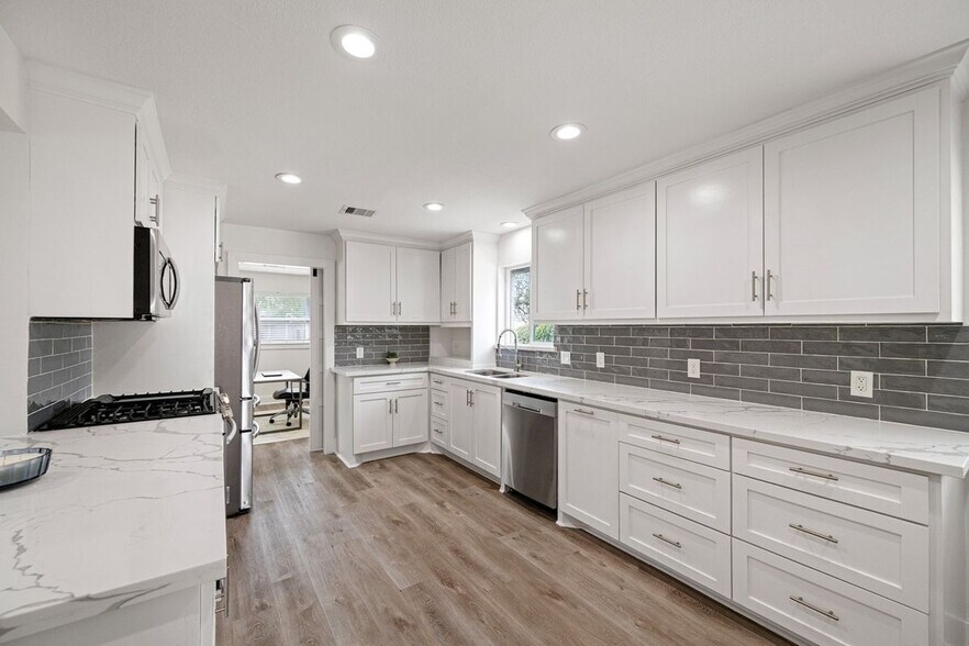 Building Photo - 5538 Yarwell Dr