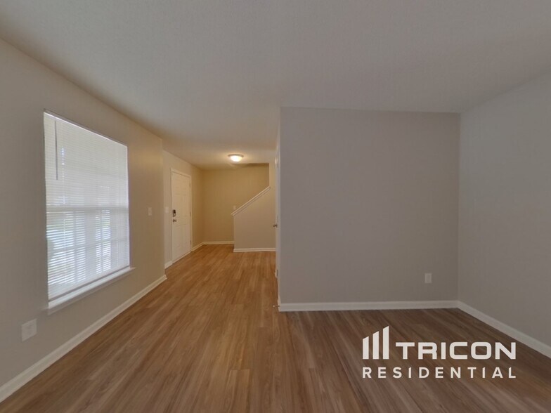Building Photo - 8605 Appledale Dr