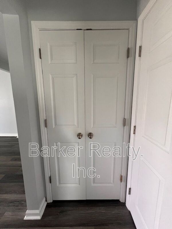 Building Photo - 1602-C Pender Street