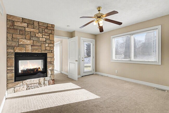 Building Photo - 113 Clubhouse Dr