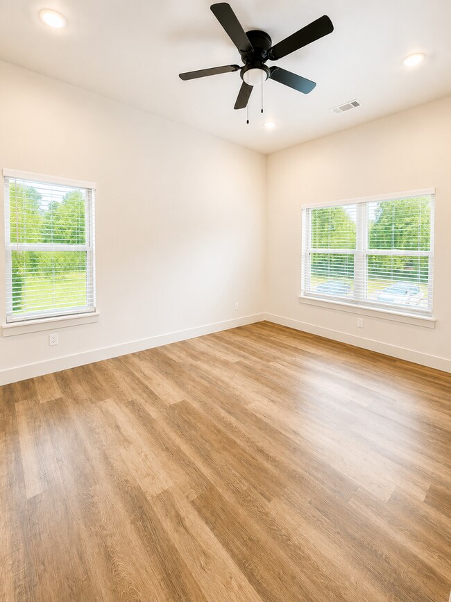 Building Photo - Michael Cole Townhomes