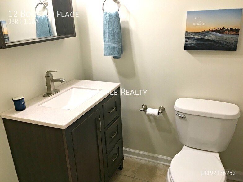 Building Photo - 12 Bonsell Pl