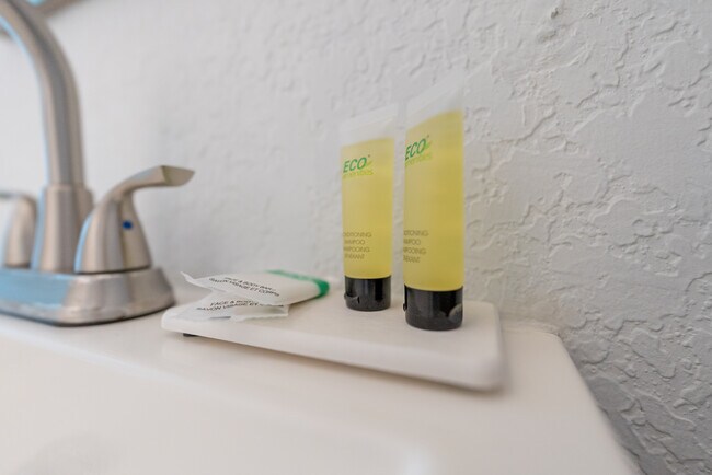 Building Photo - 2627 Ambergate Rd