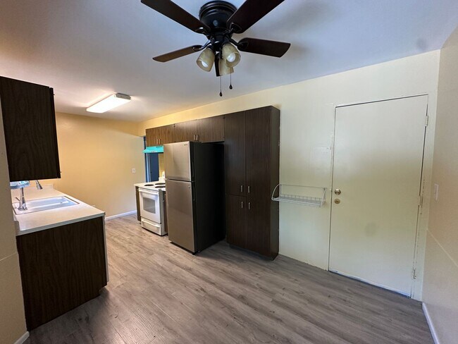 Building Photo - 4503 Montebello Dr
