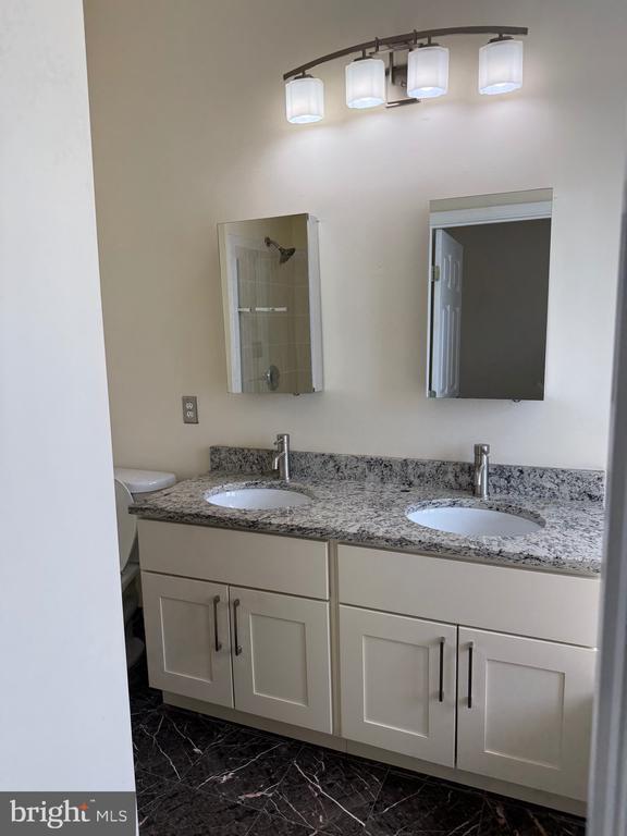 Building Photo - 20914 Rosebay Pl