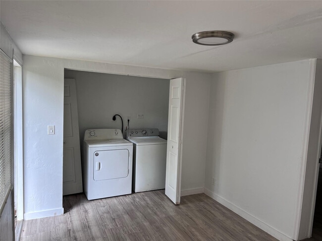 Building Photo - 1433 NW 7th Ave