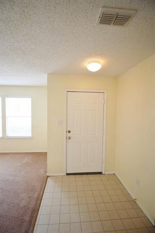Building Photo - 2415 Mallory Ln