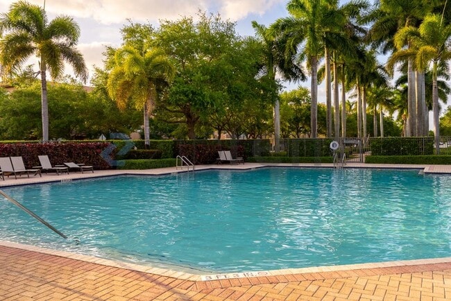 Building Photo - 708 SW 147th Ave