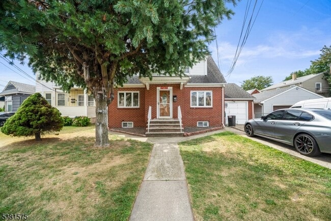 Building Photo - 377 Hazel St