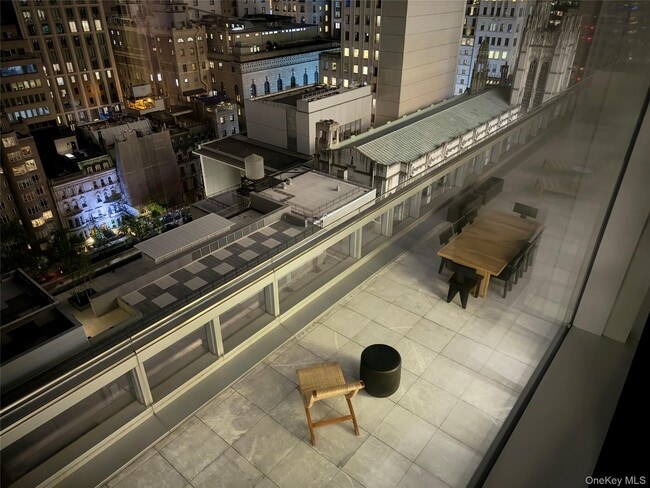 Building Photo - 18 W 53rd St