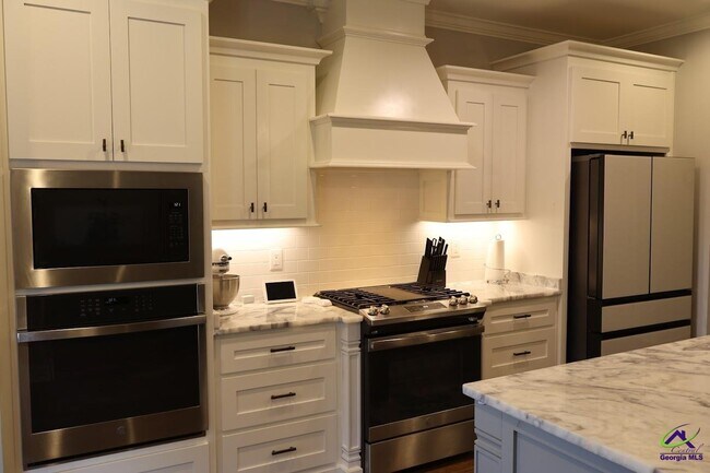 Building Photo - 214 Landings Pointe Ln