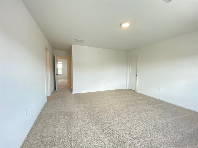 Building Photo - 404 Brody Ln