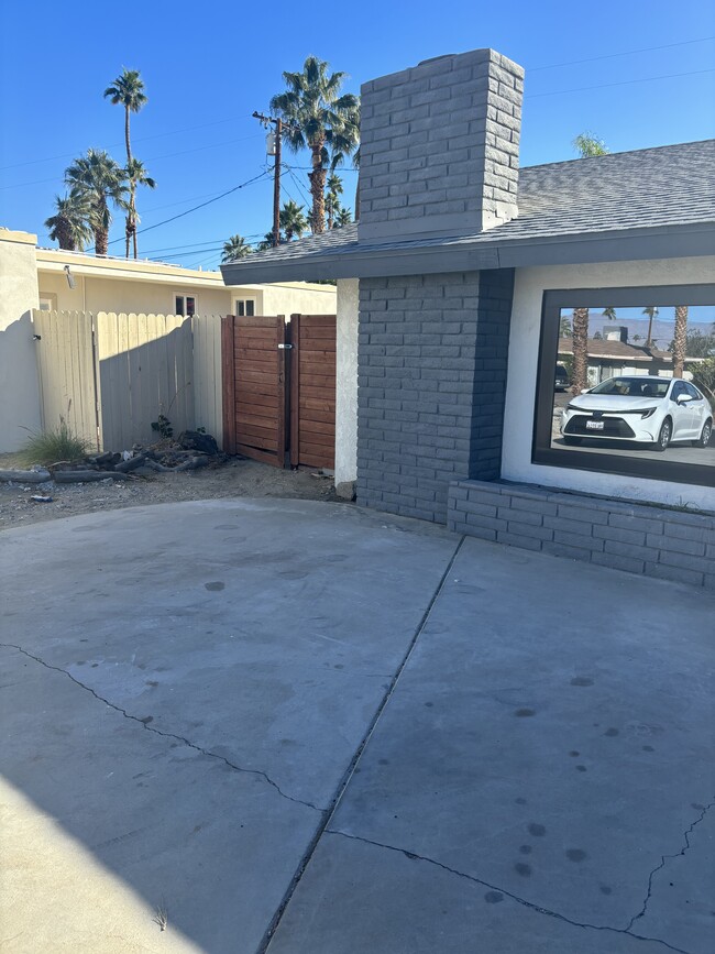 2 car garage - 72615 Pitahaya St