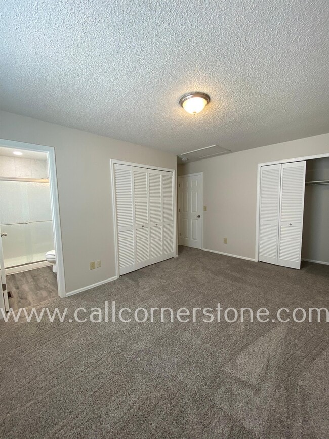 Building Photo - 3795 Valley View St