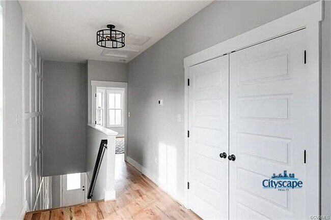 Building Photo - SWANKY 3 BEDROOM NEWER HOME IN HISTORIC CH...