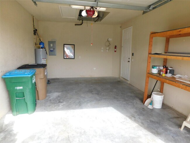 Building Photo - 617 SE 7th St