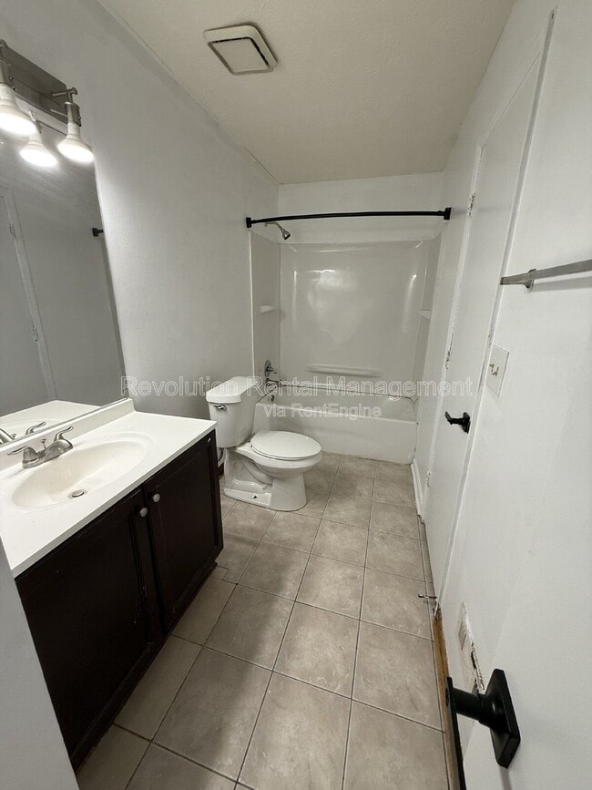 Building Photo - 6645 Smoke Ridge Dr